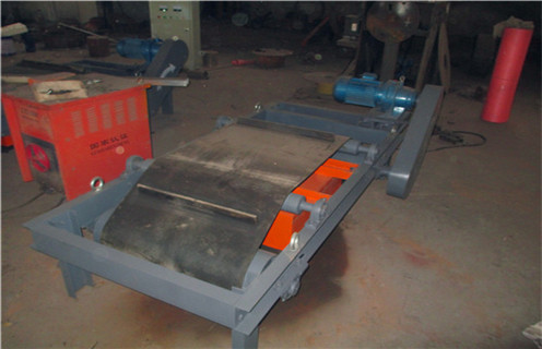 自卸式管道永磁除鐵器，廣西自卸式管道永磁除鐵器_廣西自卸式管道永磁除鐵器設(shè)計(jì)供應(yīng)生產(chǎn)多少錢_使用說明書原理型號(hào)